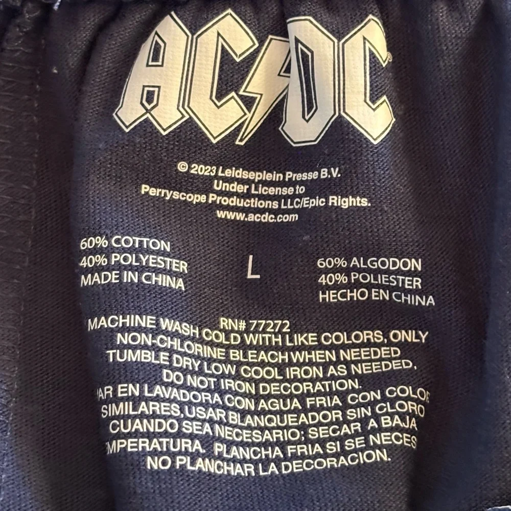 AC/DC Music Band Women’s Graphic Shorts. Size L. Navy with pink‎ multicolored.